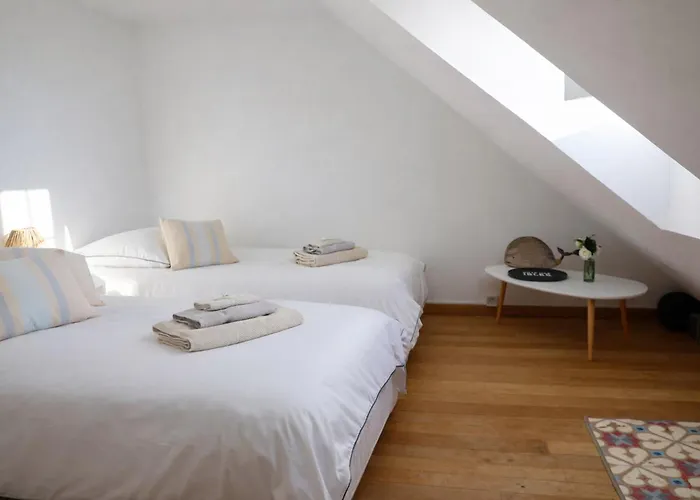 Lägenhet Les Courlis With Terrace Overlooking Carteret Marina *